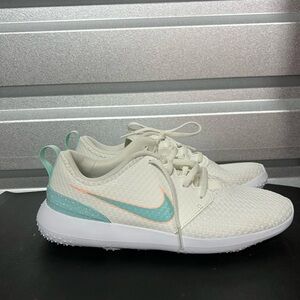 Nike Cream and Mint golf women Shoes Sz 9